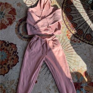 Thick material cute and comfy two piece sweatsuit